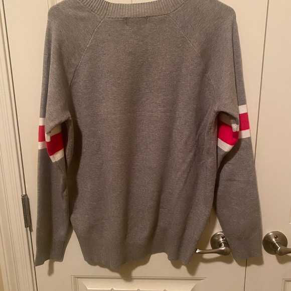 Avara-Gray and Red Striped Women's Sweater-Size M - Picture 2 of 3